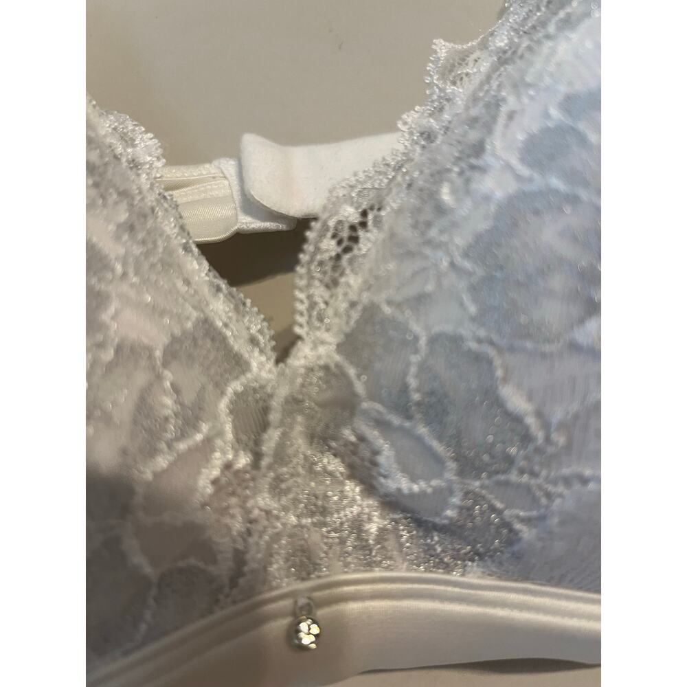 Maidenform Lace Plunge Bra in White Size M - Picture 2 of 4